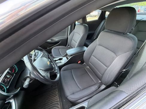 Used 2016 Chevrolet Malibu LT FWD image 4