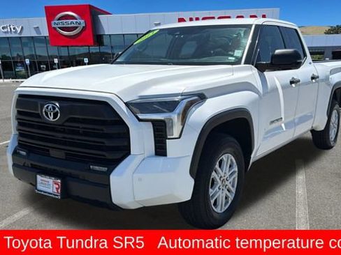 Used 2022 Toyota Tundra SR5 w/ SR5 Convenience Package AWD/4WD image 7