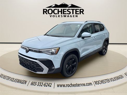 New 2026 Volkswagen Taos SEL image 2