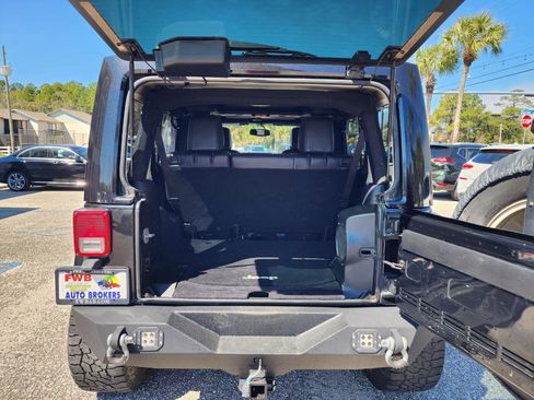 Used 2013 Jeep Wrangler Unlimited Sahara w/ Connectivity Group image 26