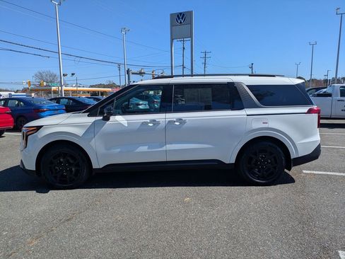 Used 2025 Kia Carnival SX w/ SX Dark Edition Package image 7