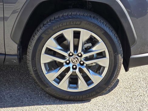Used 2025 Toyota RAV4 XLE Premium FWD image 9