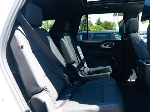 Used 2023 Chevrolet Tahoe Z71 w/ Luxury Package AWD/4WD image 23