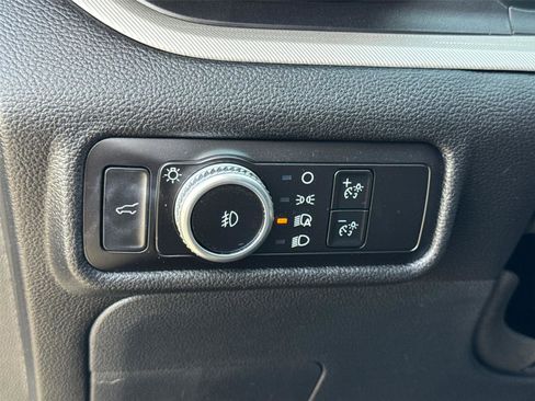 Used 2023 Ford Explorer XLT w/ Equipment Group 202A AWD/4WD image 29