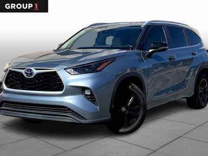 Used 2023 Toyota Highlander XLE