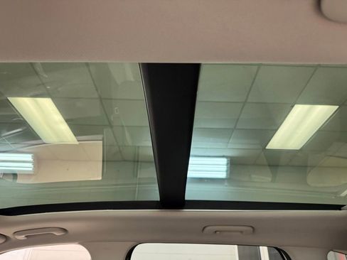 Used 2025 Kia Sorento S w/ Panoramic Sunroof Package FWD image 19