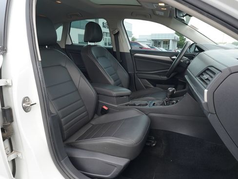 Used 2021 Volkswagen Jetta SE FWD image 25