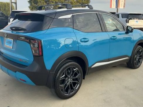Used 2025 Nissan Kicks SR AWD/4WD image 8