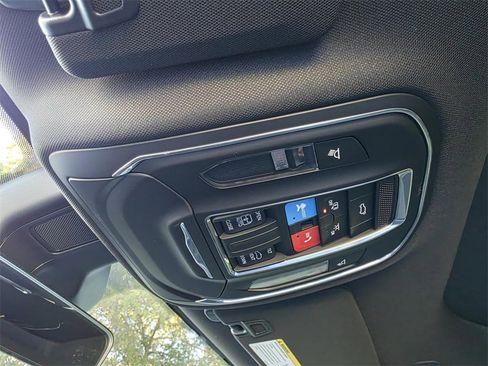 New 2025 Jeep Grand Cherokee Altitude image 27