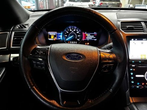 Used 2017 Ford Explorer Limited image 20
