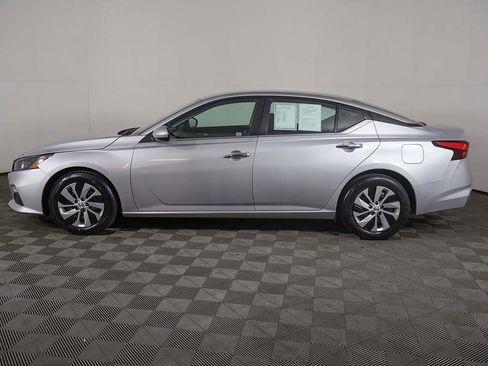 Used 2022 Nissan Altima 2.5 S FWD image 14