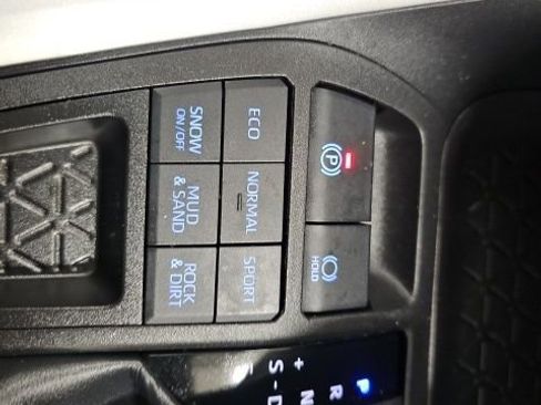 Certified 2022 Toyota RAV4 XLE image 24