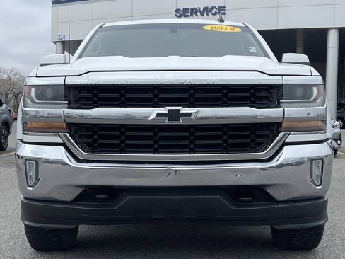 Used 2018 Chevrolet Silverado 1500 LT w/ LT Convenience Package AWD/4WD image 14