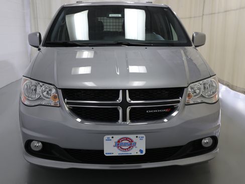 Used 2018 Dodge Grand Caravan SXT image 13
