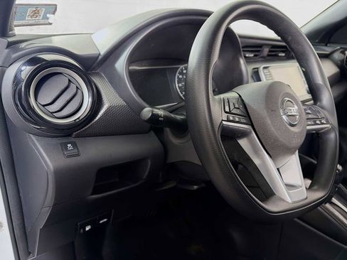 Used 2019 Nissan Kicks SV image 8