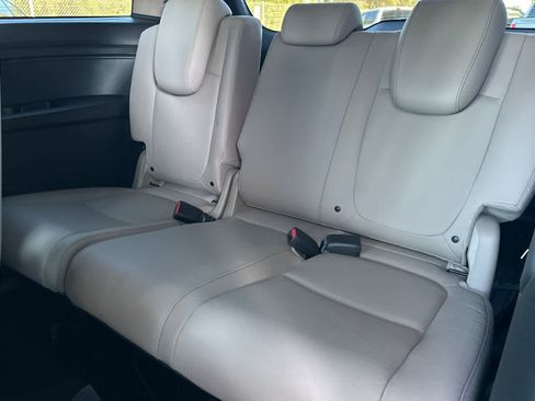 Used 2023 Honda Odyssey EX-L image 16