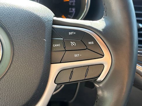 Used 2018 Jeep Grand Cherokee Altitude AWD/4WD image 27
