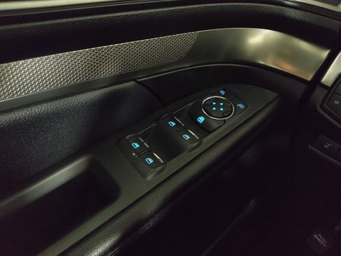 Used 2018 Ford Explorer XLT w/ Equipment Group 201A image 27