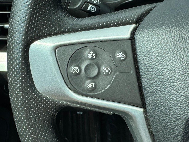 Used 2024 GMC Terrain SLE FWD image 21