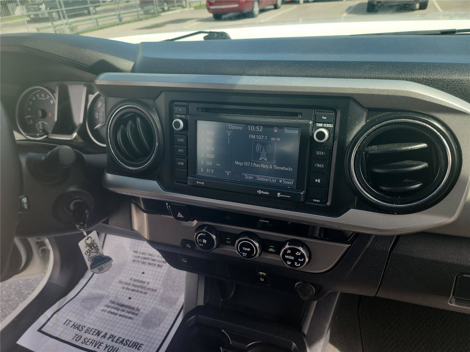 Used 2017 Toyota Tacoma SR5 w/ SR5 Appearance Package (SM) RWD image 29
