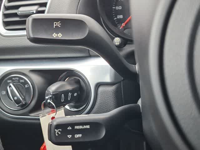 Used 2015 Porsche Cayman RWD image 25