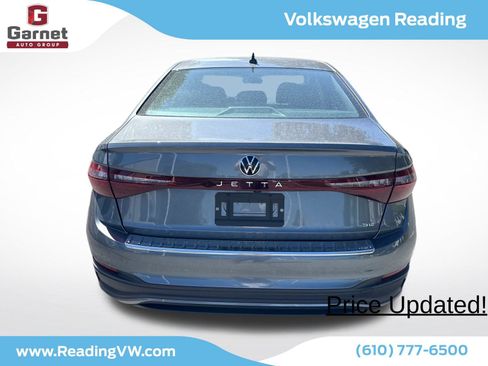 Used 2025 Volkswagen Jetta SE FWD image 4