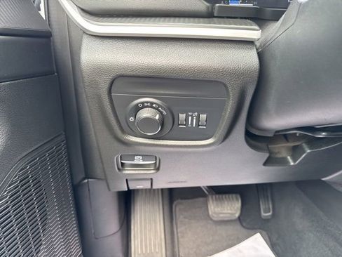 Used 2023 Jeep Grand Cherokee L Laredo AWD/4WD image 24