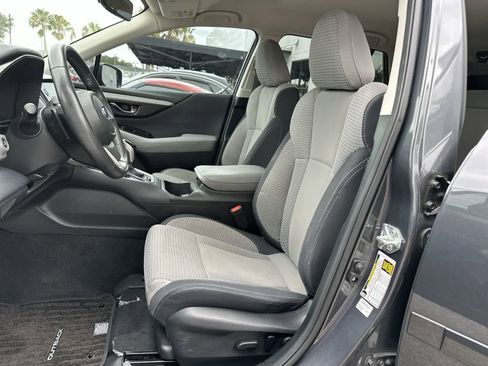 Used 2023 Subaru Outback Premium AWD/4WD image 3