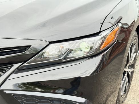 Used 2021 Toyota Camry SE image 9