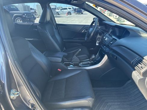 Used 2016 Honda Accord Sport image 9