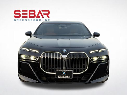 Used 2023 BMW 760i xDrive w/ Luxury Rear Seating Package AWD/4WD image 5