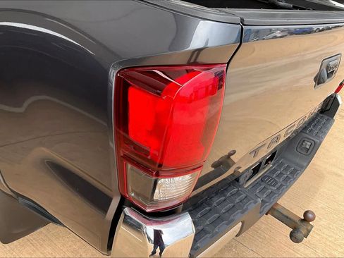 Used 2022 Toyota Tacoma SR5 RWD image 27