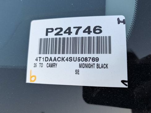 Used 2025 Toyota Camry LE FWD image 33