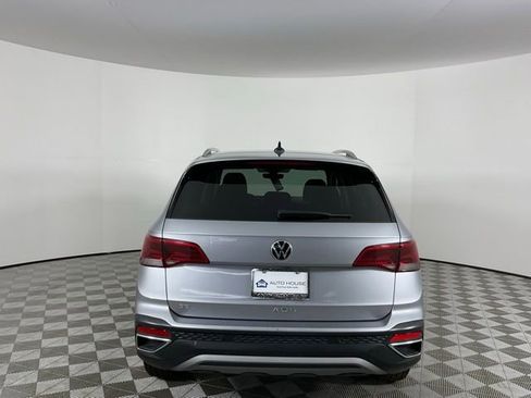 Used 2024 Volkswagen Taos SE FWD image 6