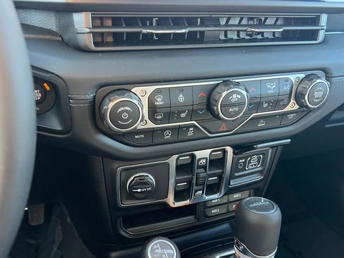 New 2026 Jeep Gladiator Sport image 20