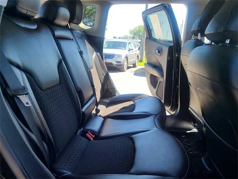 Used 2021 Jeep Compass Latitude image 20