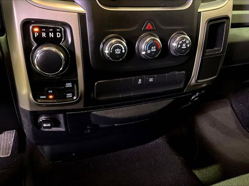 Used 2017 RAM 1500 Classic SLT image 15