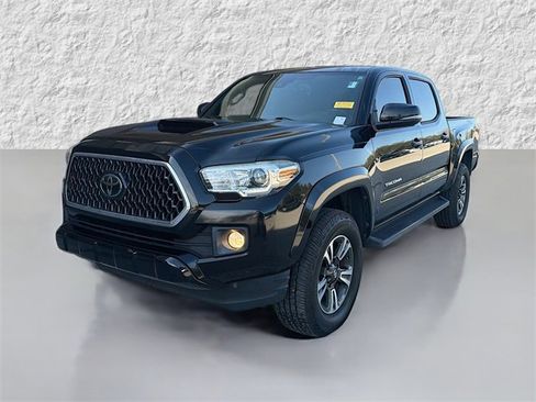 Used 2018 Toyota Tacoma TRD Sport image 7
