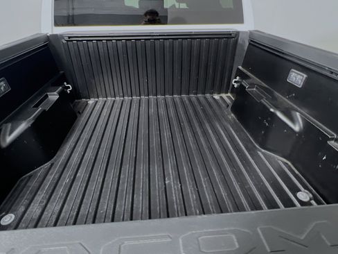 Used 2025 Toyota Tacoma SR5 image 34