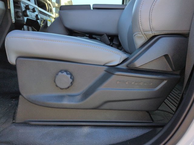 Used 2025 Ford F350 XL w/ XL Chrome Package RWD image 22