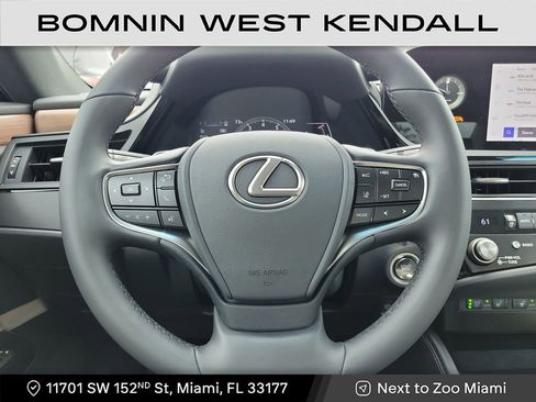 Used 2025 Lexus ES 350 w/ Premium Package image 15