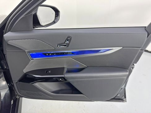 Used 2024 BMW i7 eDrive50 w/ M Sport Package image 53