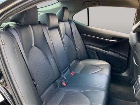 Used 2018 Toyota Camry XSE FWD image 20
