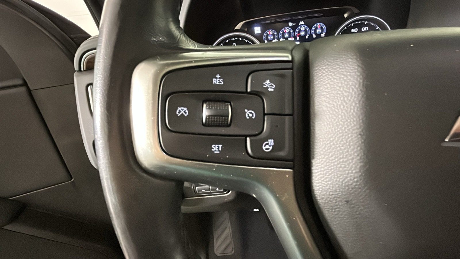Used 2021 Chevrolet Suburban Premier w/ Premium Package RWD image 18