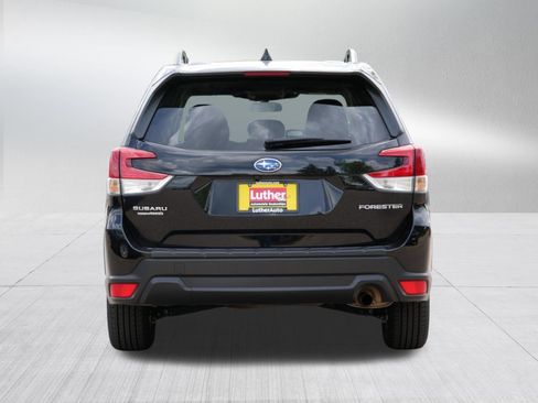 Used 2023 Subaru Forester Premium AWD/4WD image 6