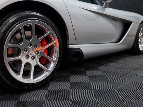 Used 2004 Dodge Viper SRT-10 image 37