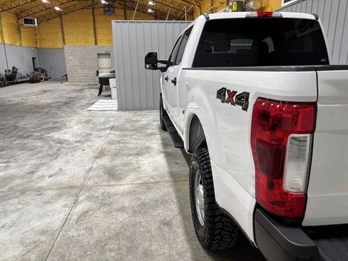 Used 2019 Ford F250 XL w/ Power Equipment Group AWD/4WD image 9