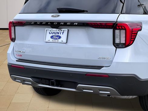 New 2026 Ford Explorer Active w/ Active Comfort Package AWD/4WD image 38