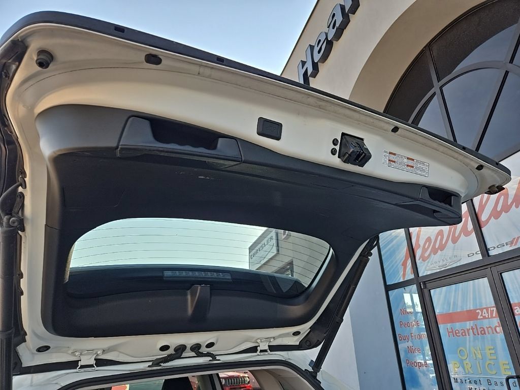 Used 2019 Toyota RAV4 Limited w/ Cold Weather Package AWD/4WD image 91
