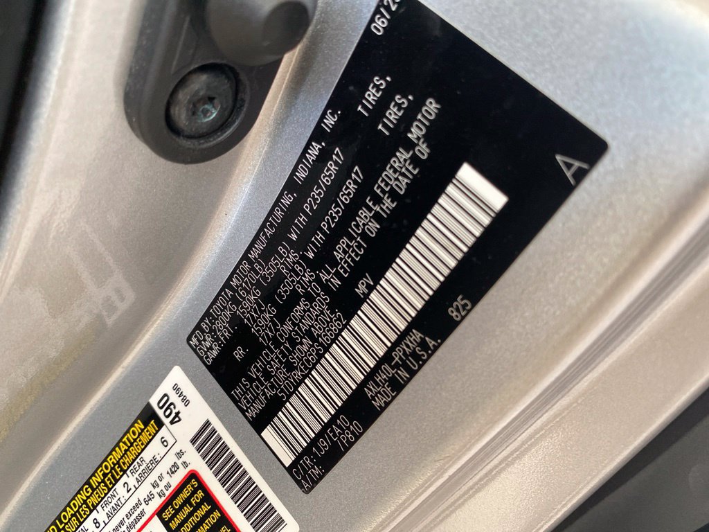 Used 2023 Toyota Sienna XLE FWD image 38
